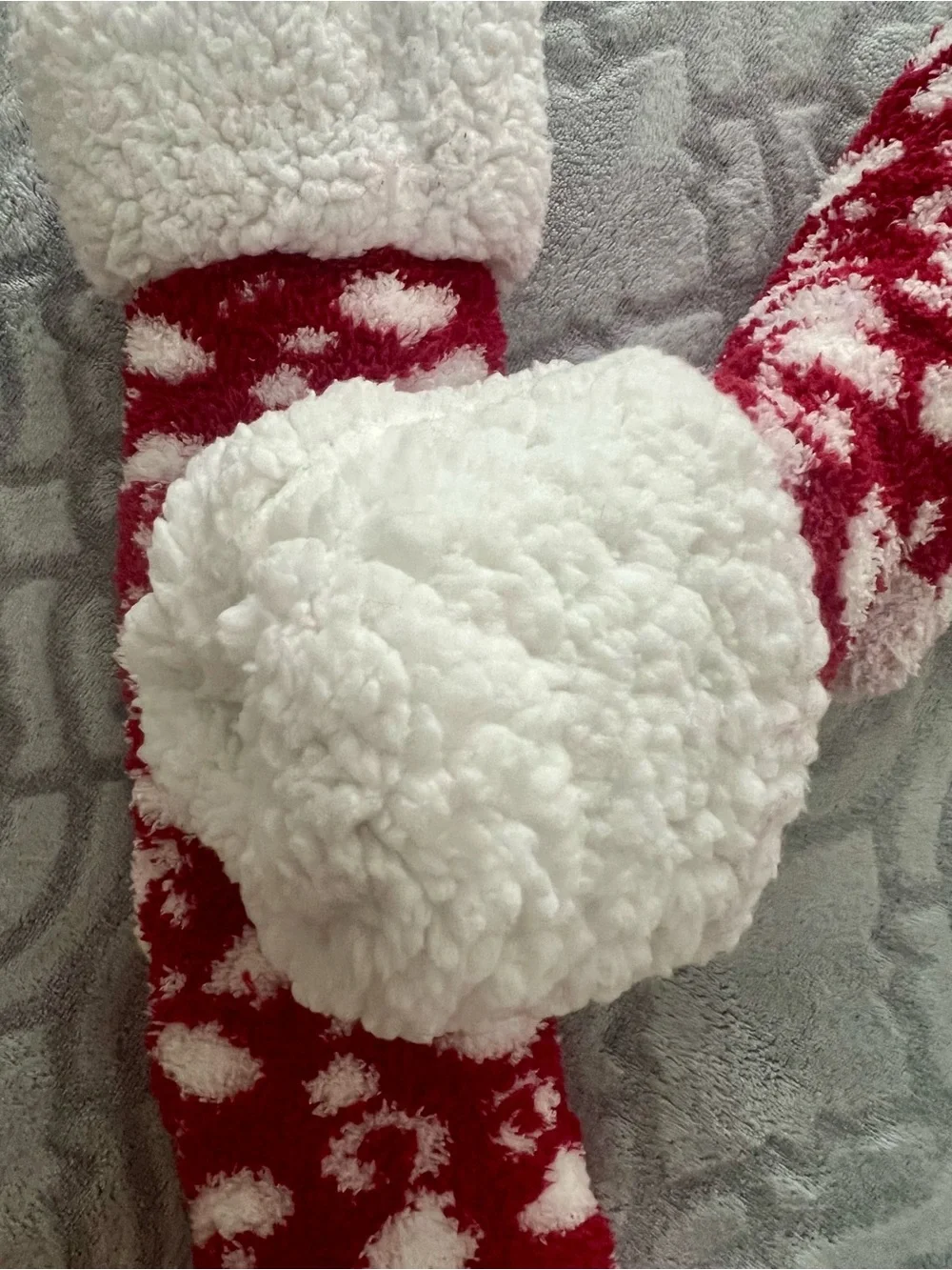 ❤️ Cozy Red & White Fuzzy Slipper Socks NWOT – Non-Slip Grips